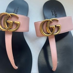 Gucci Marmont Leather Thong Sandals - Perfect Pink.